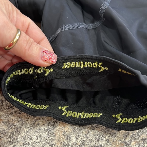 Sportneer bicycle shorts, size medium - Picture 3 of 8